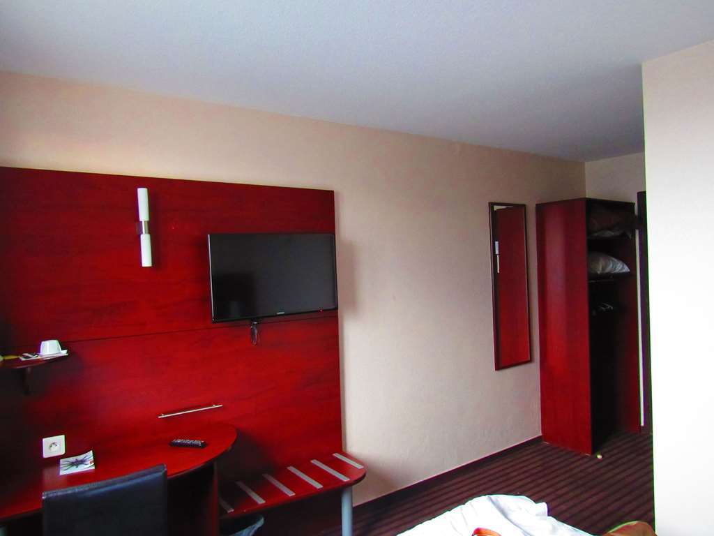 Hôtel Gallieni Gennevilliers Zimmer foto
